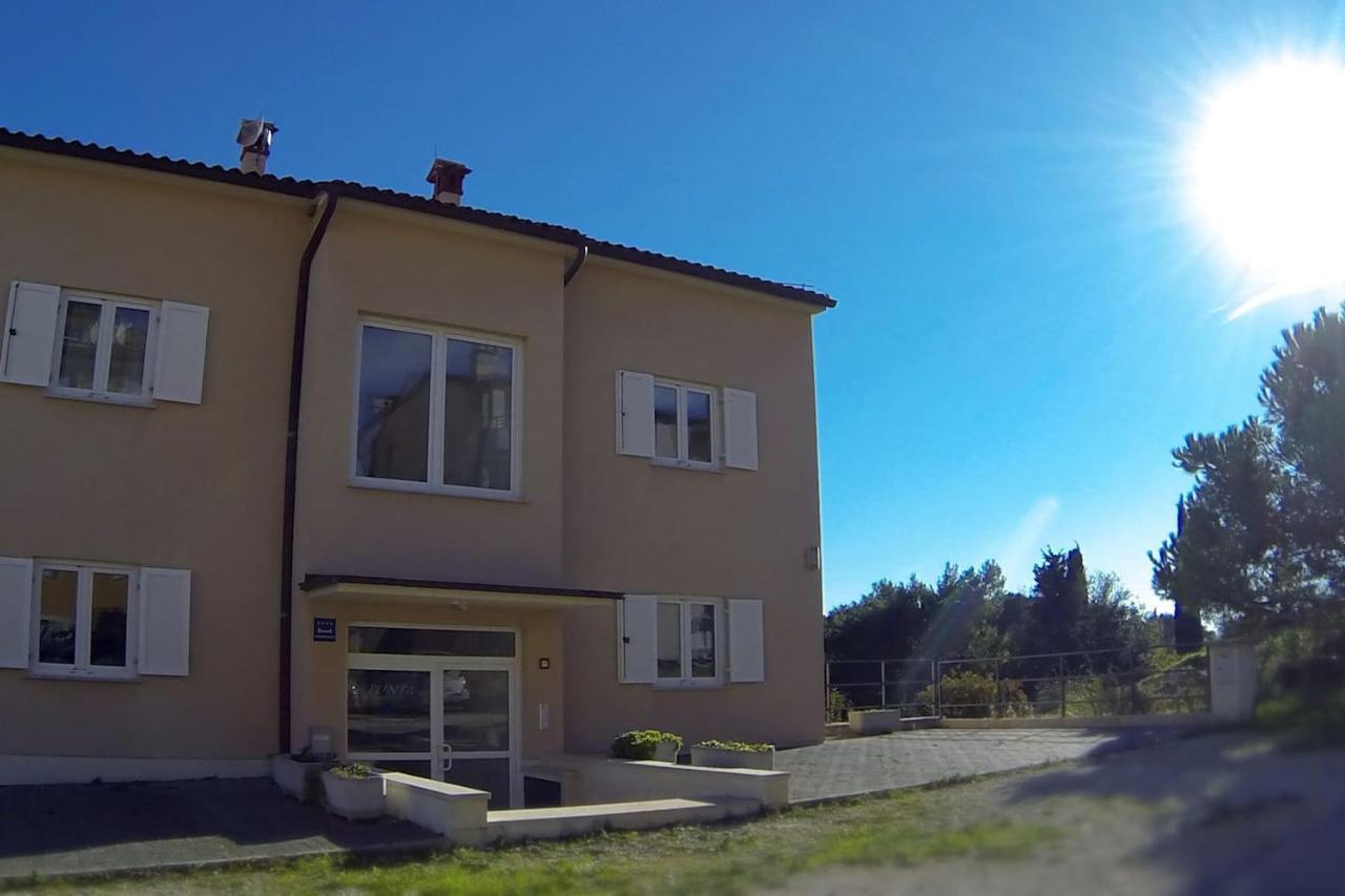 Apartment Punta Premantura E With Garden Exterior photo