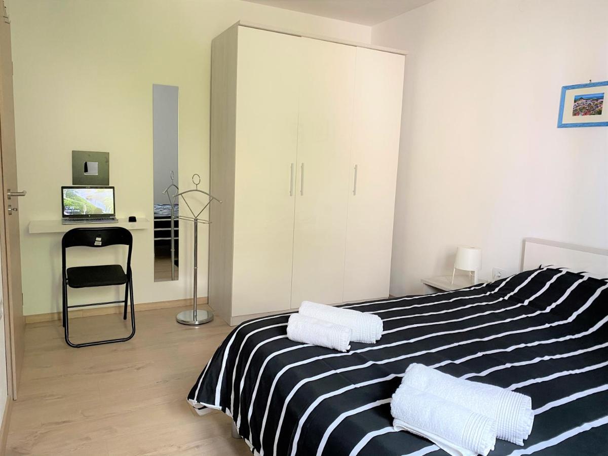 Apartment Punta Premantura E With Garden Exterior photo